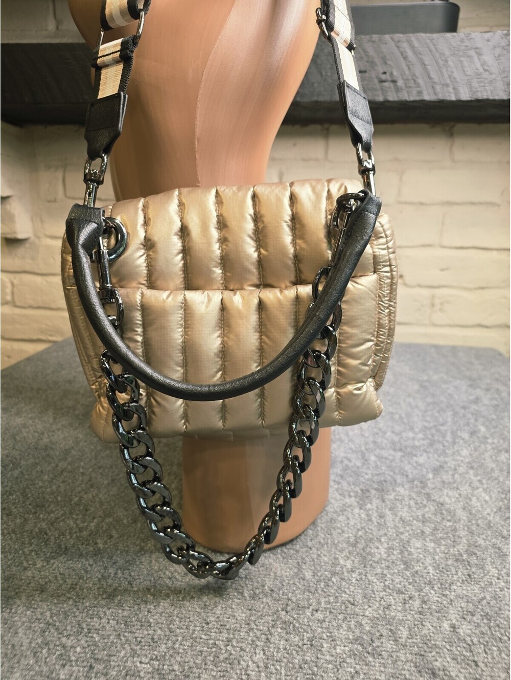 Think Royln Bar Bag Pearl Gold Quilted Puffer Convertible Crossbody Purse NWOT - Picture 2 of 8
